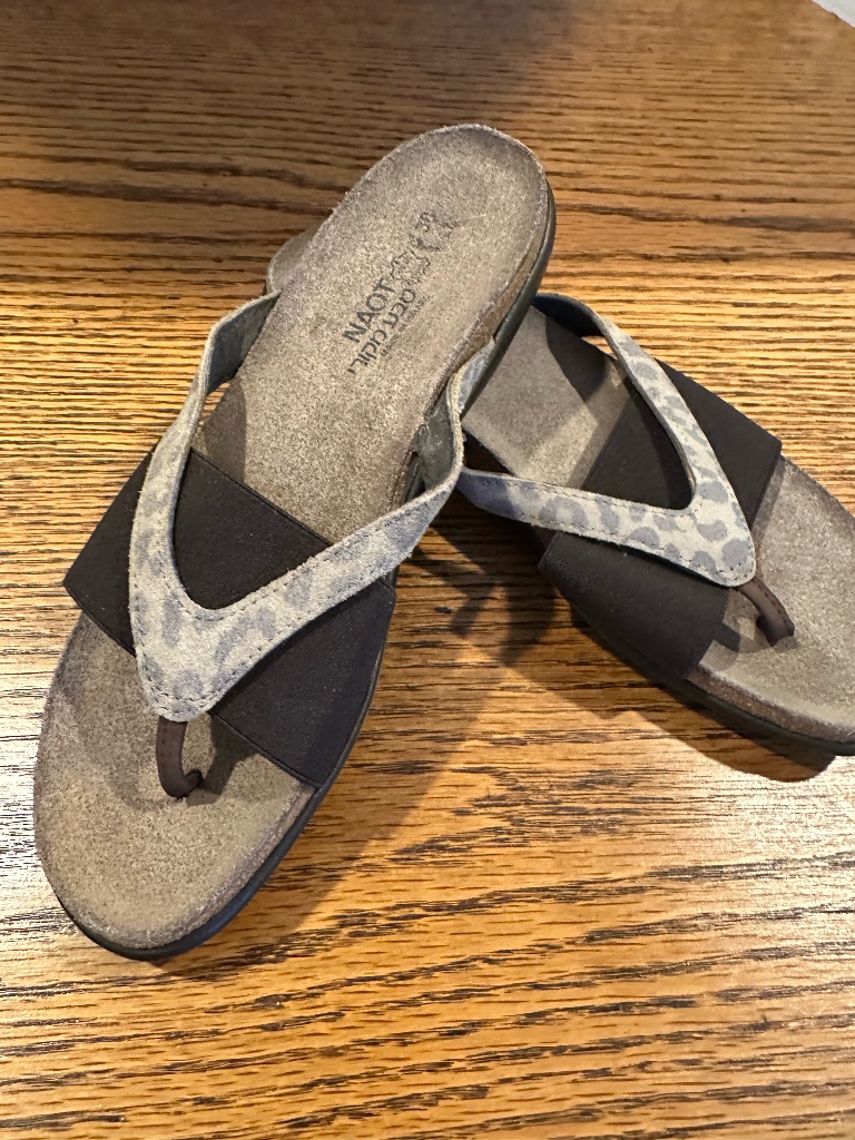 Naot - Cheetah Print Brown Flip Flops Thongs Size 38